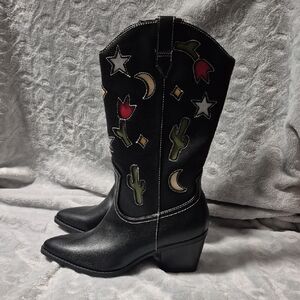 No Boundaries Black Embroidered Heeled Boots Size 7